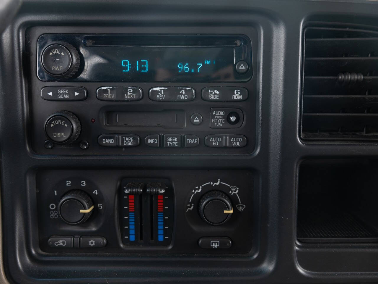 Used Car 2003 Chevrolet Tahoe  Ls 4wd 4dr Suv For Sale Under $10,000 In Coal City, Illinois