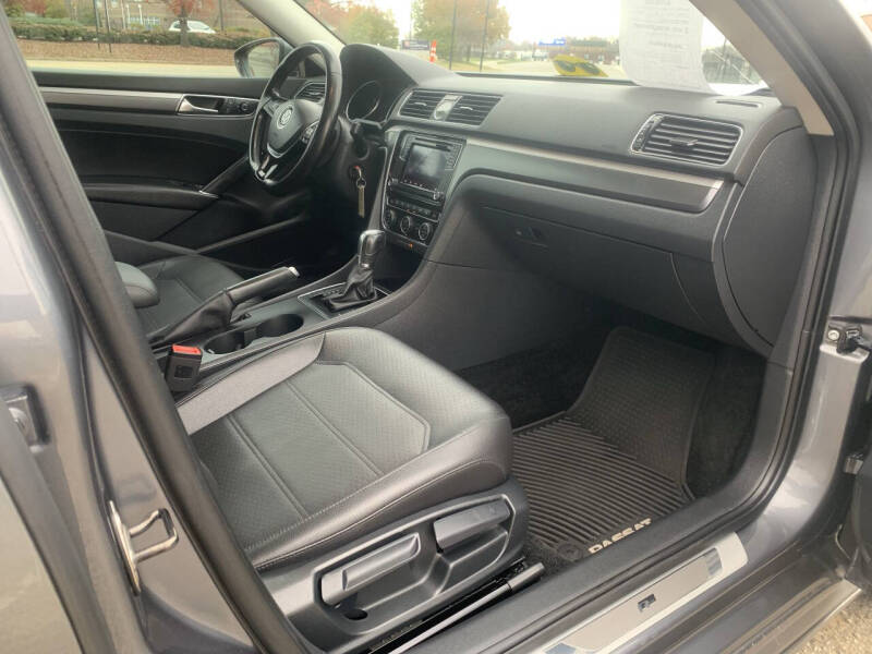 2017 Volkswagen Passat 1.8T R-Line