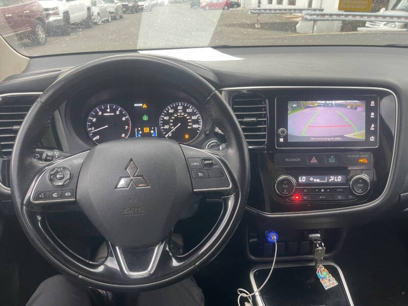 2017 Mitsubishi Outlander SE