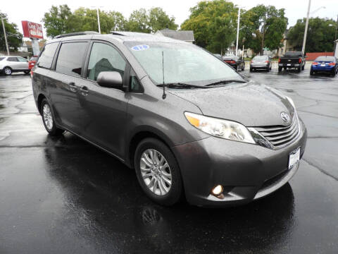 2012 Toyota Sienna for sale at Grant Park Auto Sales in Rockford IL