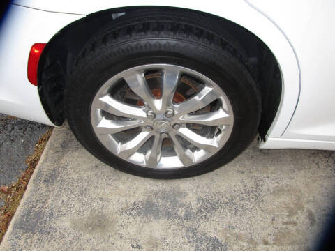 2017 Chrysler 300 Limited