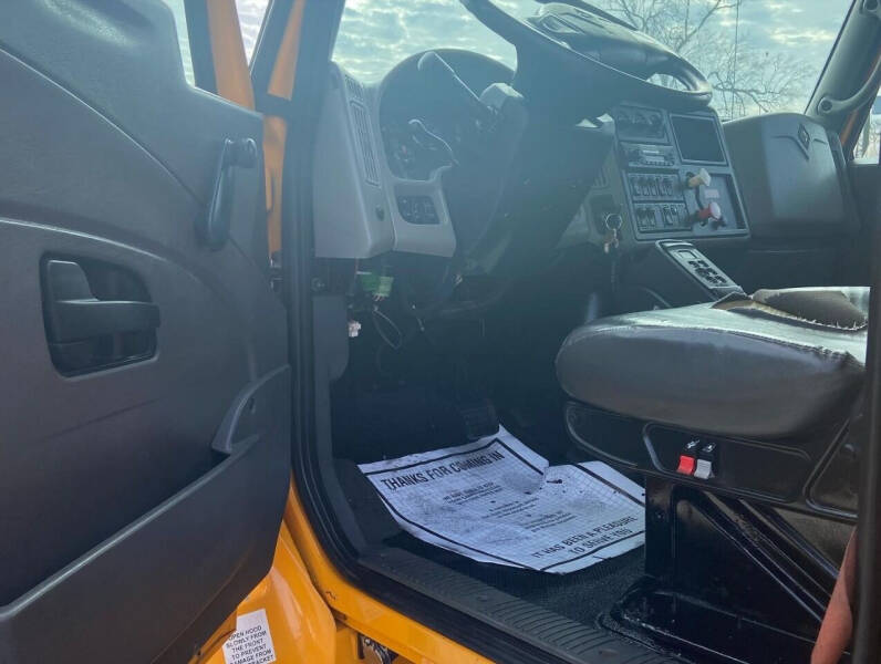 2011 International Workstar Dump