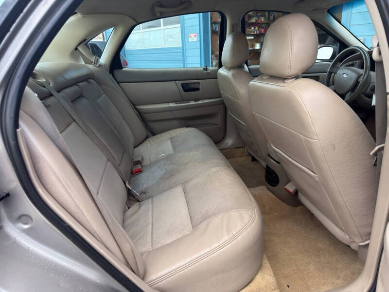 2005 Ford Taurus SEL