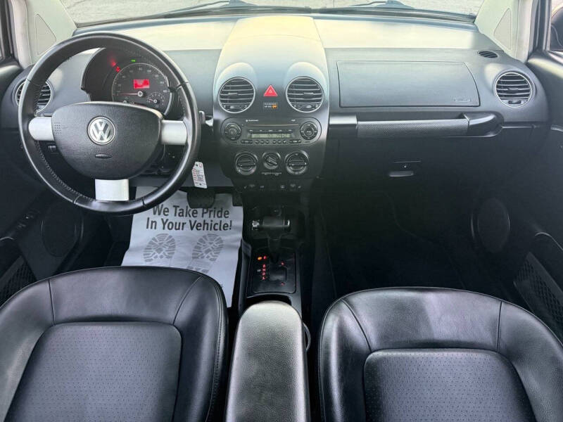 2010 Volkswagen New Beetle Base PZEV