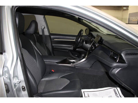 2022 Toyota Camry Hybrid SE Nightshade