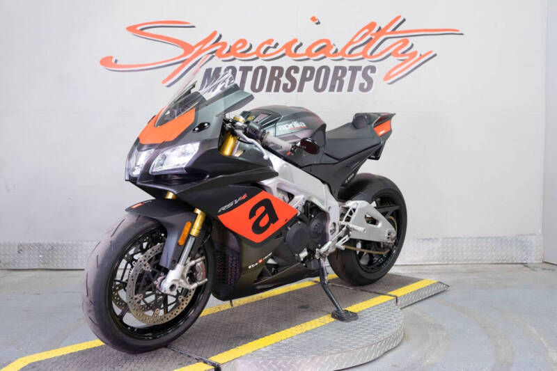 2017 Aprilia RSV4