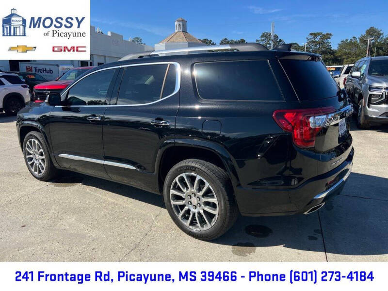 2023 GMC Acadia Denali