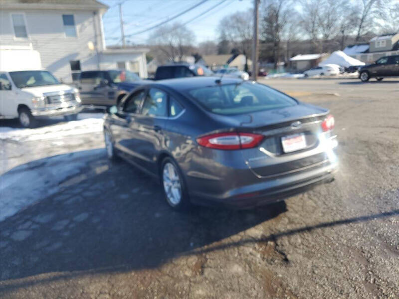2015 Ford Fusion SE