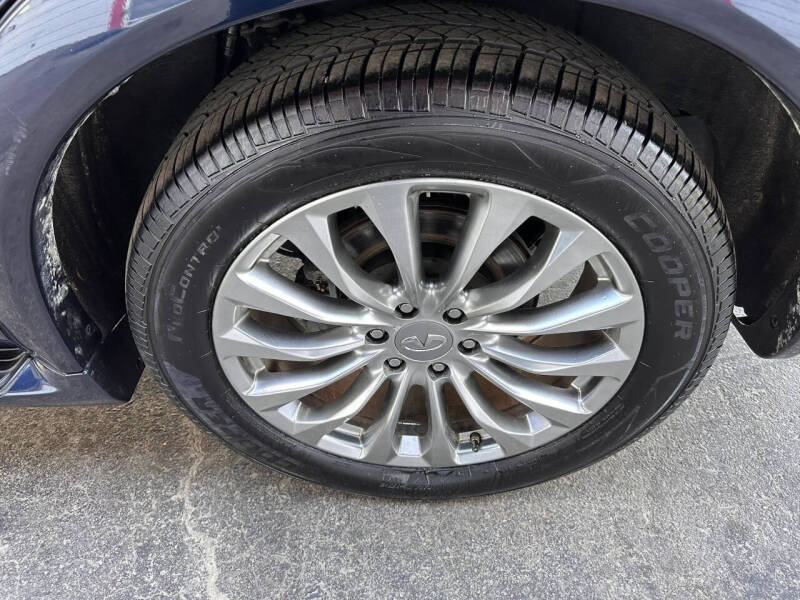 2015 Infiniti QX80