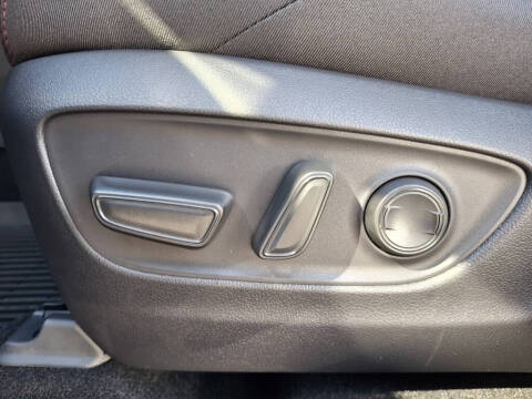 2025 Toyota RAV4 Plug-in Hybrid SE