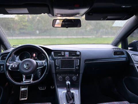 2016 Volkswagen Golf GTI S