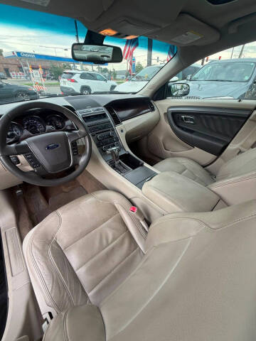 2012 Ford Taurus SEL