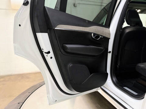 2023 Volvo XC90 B6 Ultimate Bright Theme 6P