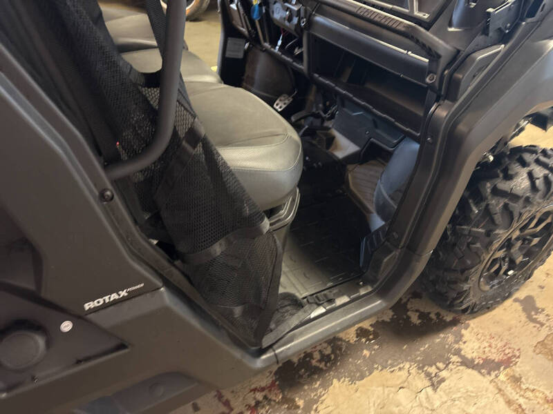 2022 Can Am Defender Xt Side By Side