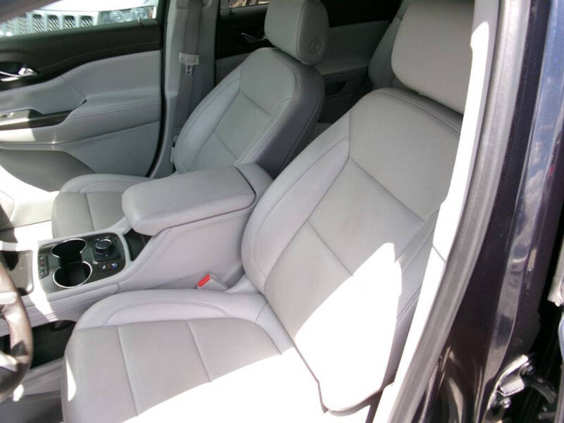 2021 GMC Acadia SLT