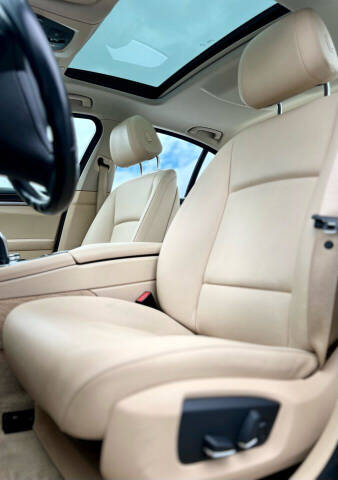 2016 BMW 5 Series 528i