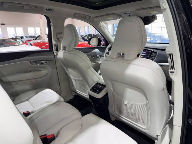2022 Volvo XC90 T5 Momentum