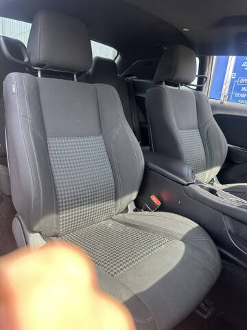 2017 Dodge Challenger SXT