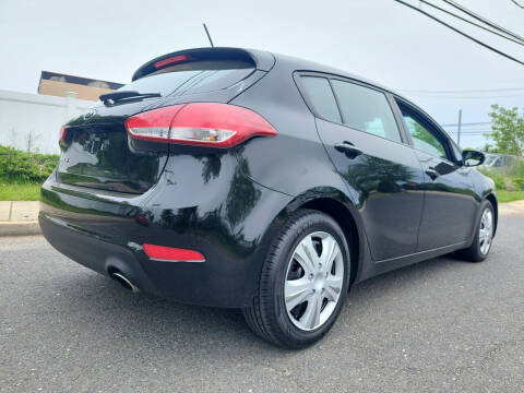 2016 Kia Forte5 LX