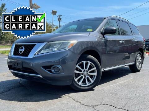 2013 Nissan Pathfinder for sale at MAGIC AUTO SALES in Little Ferry NJ