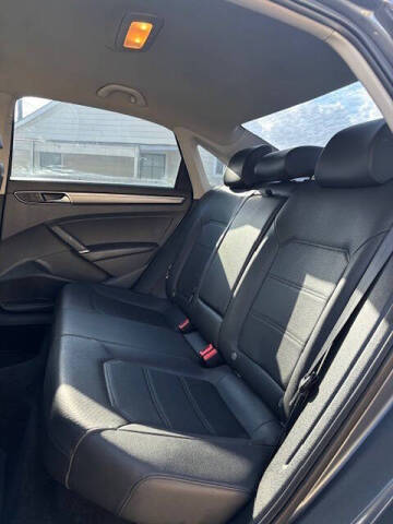 2017 Volkswagen Passat 1.8T R-Line