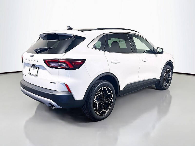 2026 Ford Escape Platinum