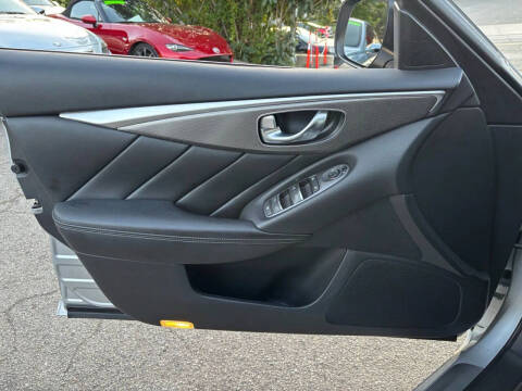 2015 Infiniti Q50 Premium