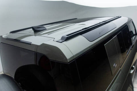 2021 Land Rover Defender 110 SE