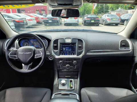 2018 Chrysler 300 Touring