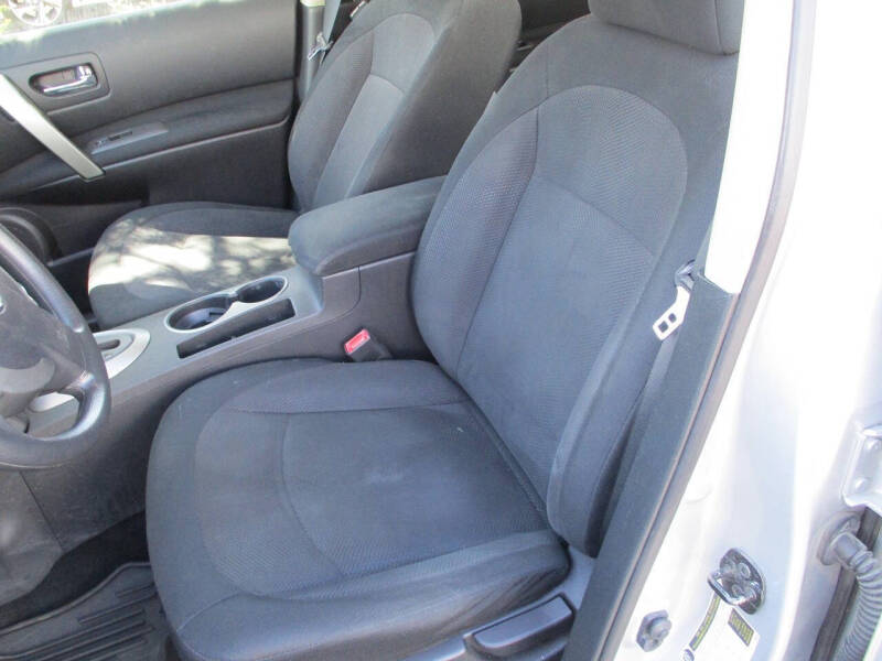 2011 Nissan Rogue S