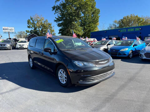 2017 Chrysler Pacifica Touring