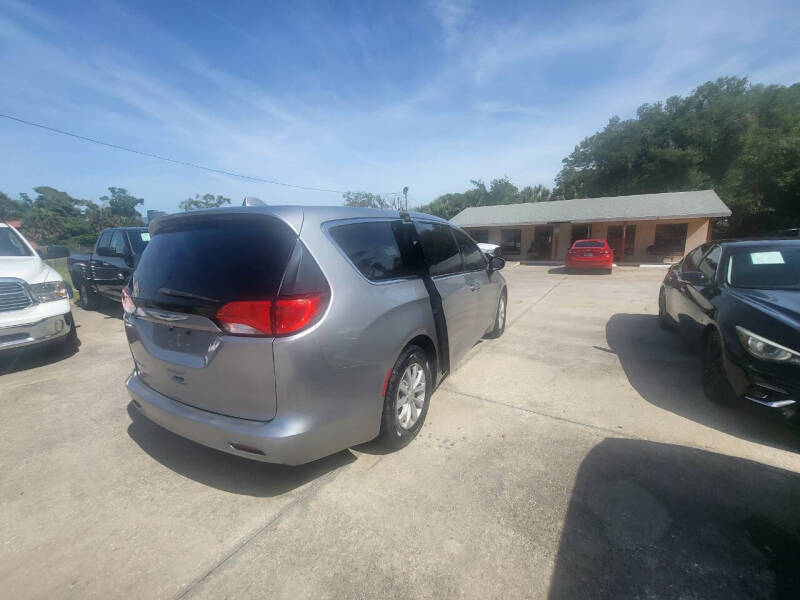 2017 Chrysler Pacifica Touring