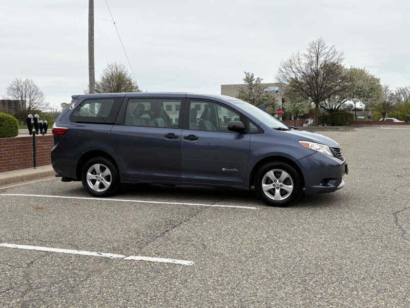 2017 Toyota Sienna L 7-Passenger