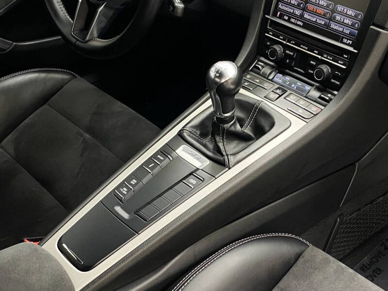 2016 Porsche Cayman GT4