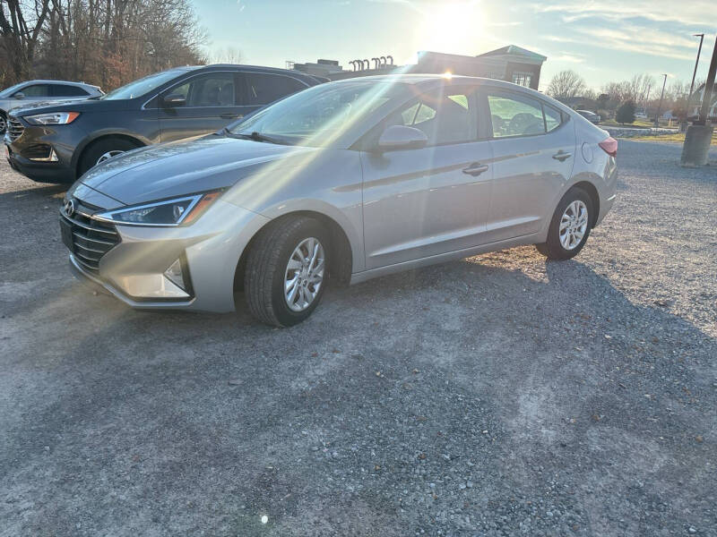 2020 Hyundai Elantra SE's photo