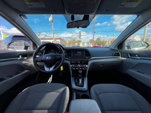 2020 Hyundai Elantra SE