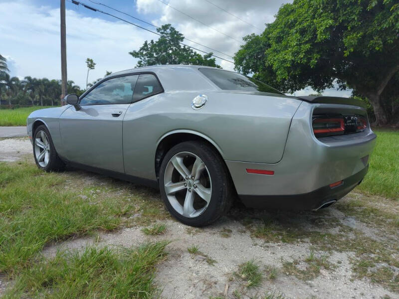 2017 Dodge Challenger SXT