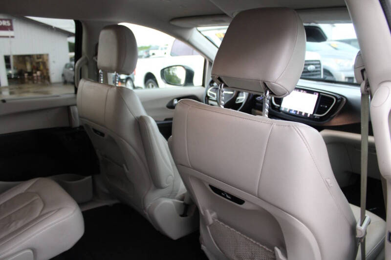 2021 Chrysler Pacifica Touring L