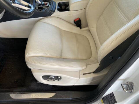 2022 Jaguar E-PACE P250 SE