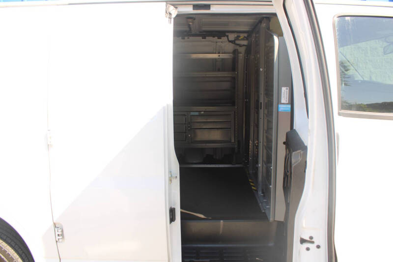 2022 Chevrolet Express 2500