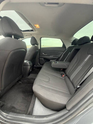 2024 Hyundai Elantra SEL