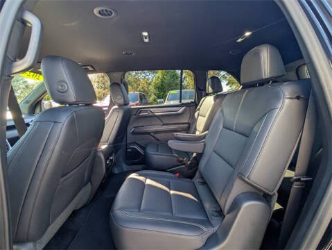 2024 GMC Acadia Elevation