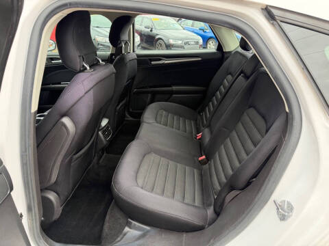 2013 Ford Fusion SE