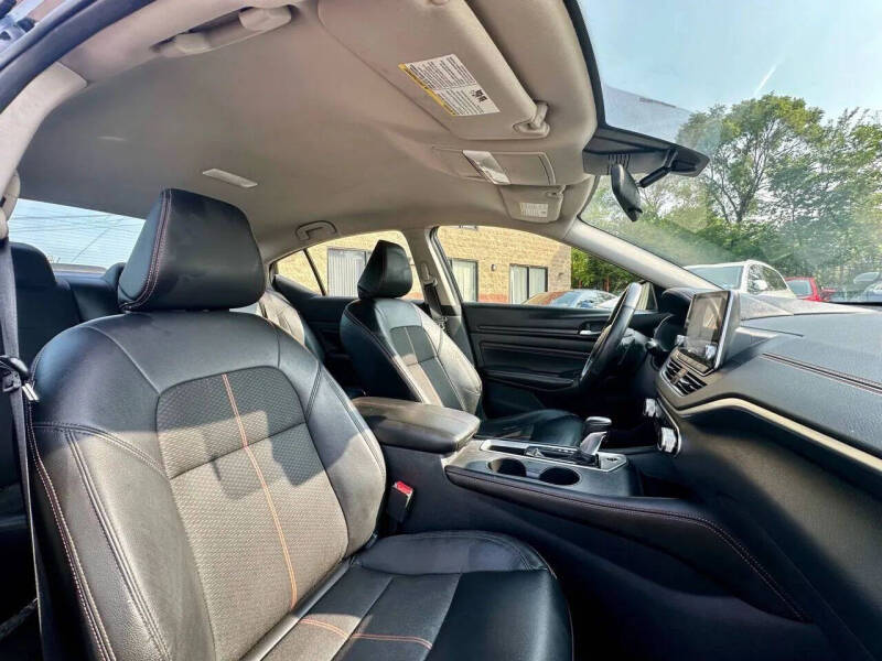 2021 Nissan Altima 2.5 SR