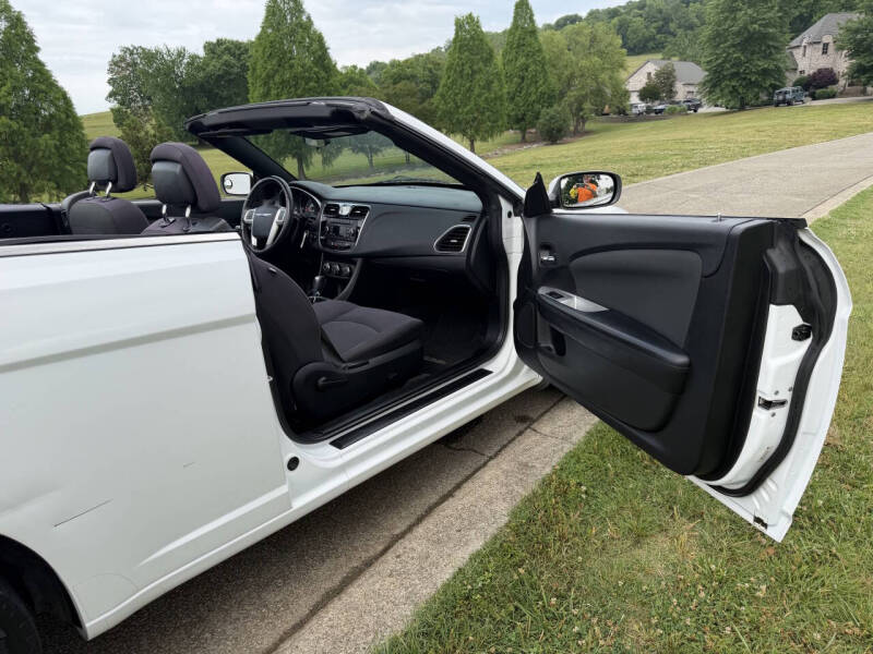 2012 Chrysler 200 Touring