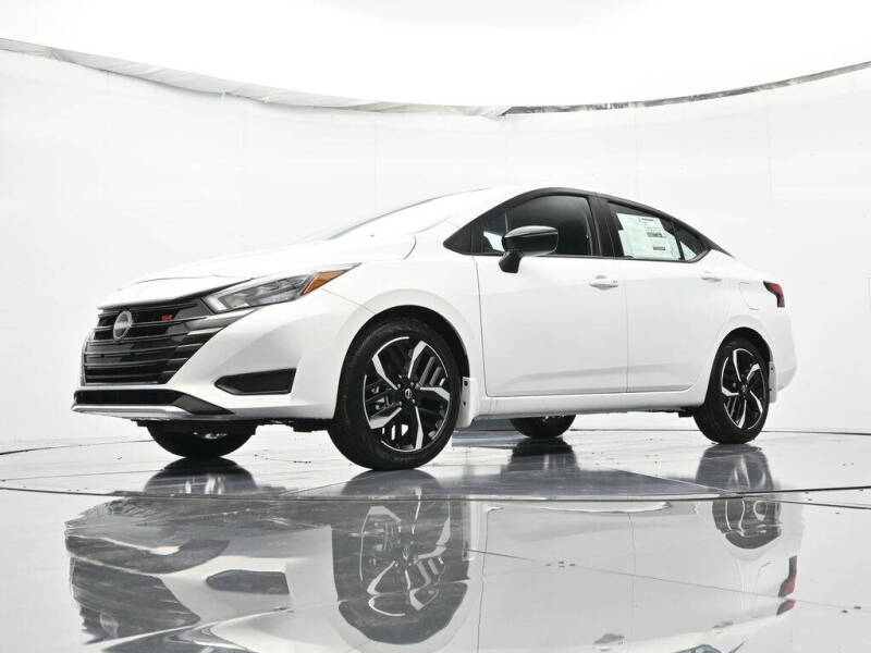 2025 Nissan Versa SR