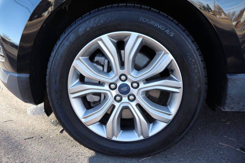 2022 Ford Edge Titanium