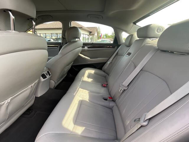 2017 Genesis G80