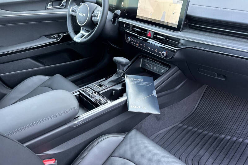 2025 Kia K5 EX
