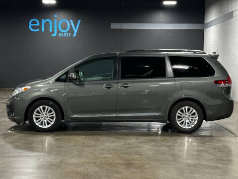 2013 Toyota Sienna XLE 8-Passenger